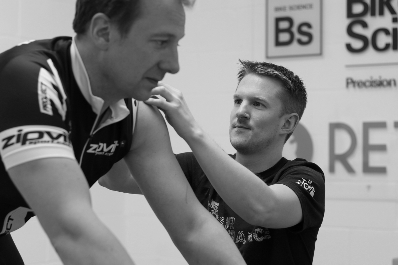 Andy Brooke bike fitting a cyclist in his Valencia studio